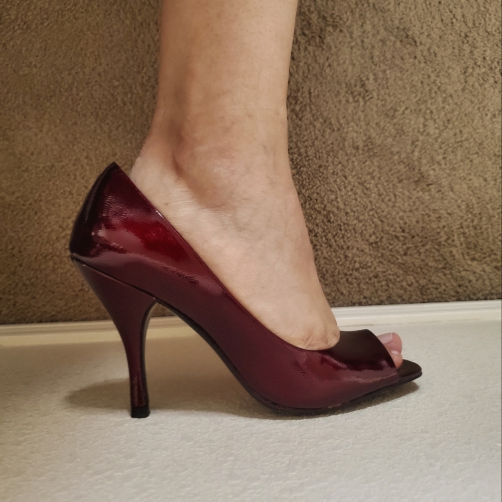 BCBGeneration women's ariel peep toe heels